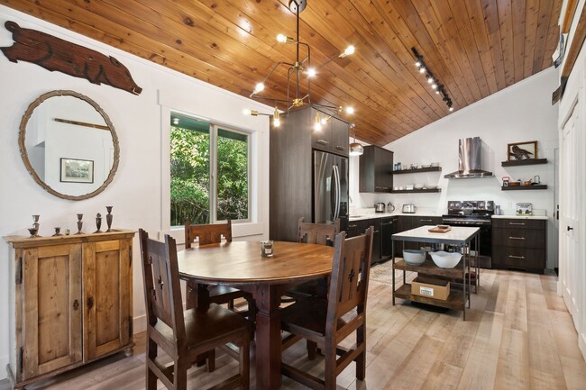 Building Photo - 2 bedroom, 1 bath house with Whitefish Lake Access