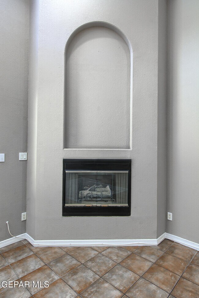 Building Photo - 6030 Laguna Vista Dr