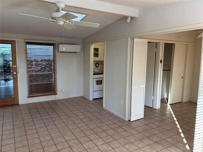 Building Photo - 1714 Summit View Pl