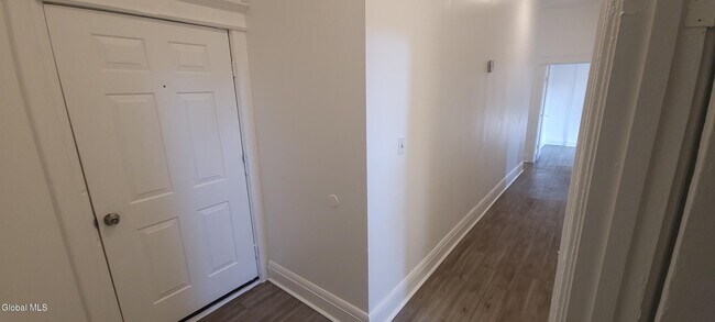 Building Photo - 9 St Joseph's Terrace