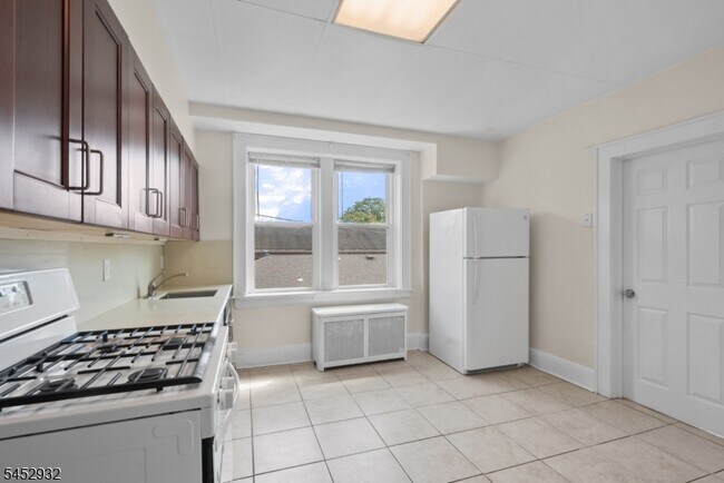 Building Photo - 60 Elmwood Ave
