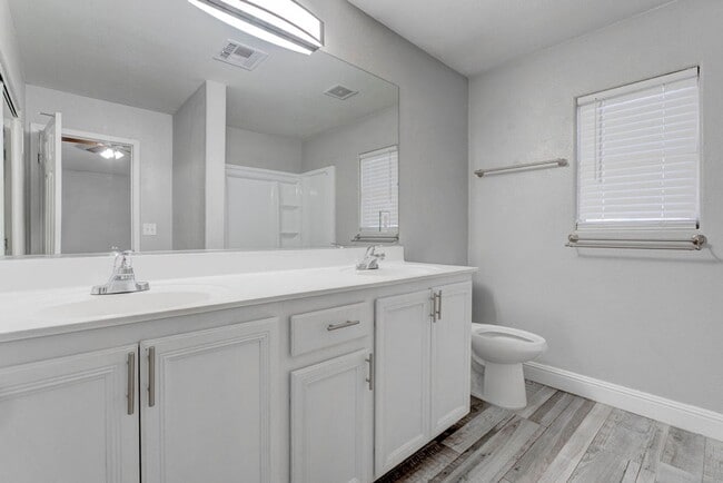 Building Photo - 6469 Abbey Door Ct