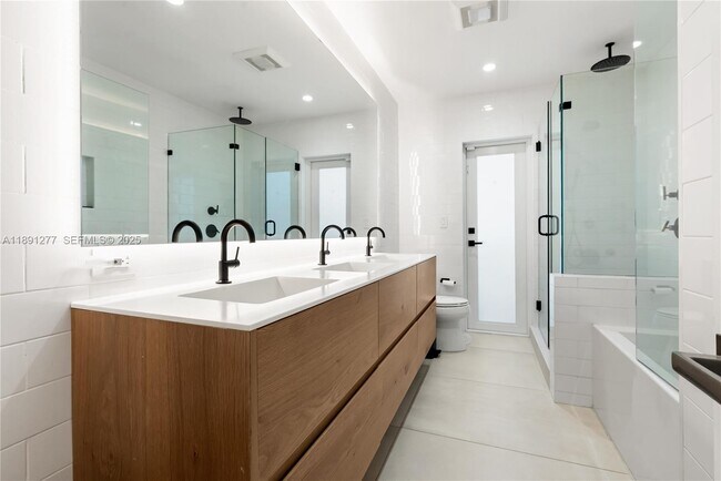 Building Photo - 7705 SW 171st Terrace