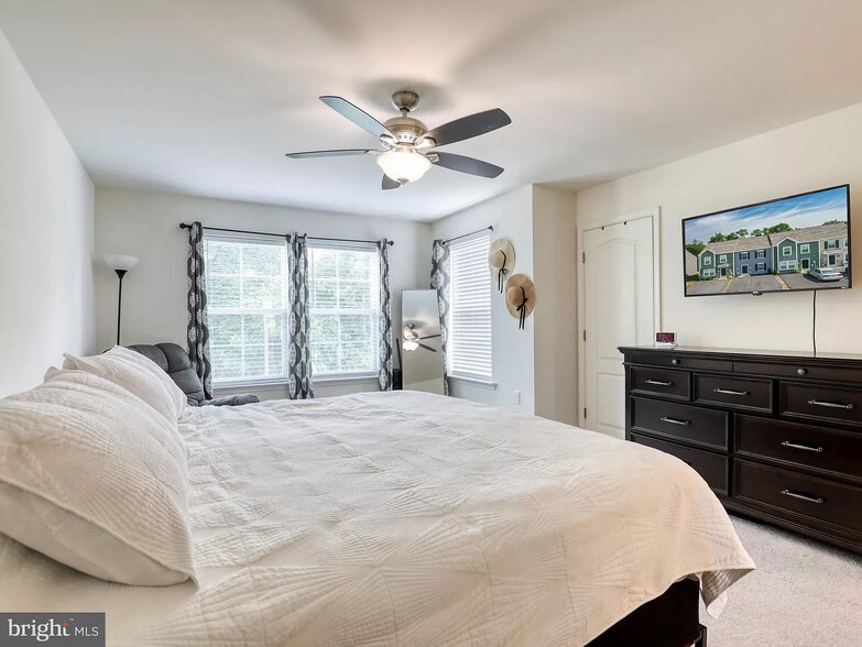 Building Photo - 658 Thumper Dr