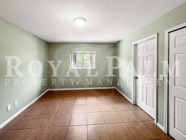 Building Photo - 1909 SW Santa Barbara Pl