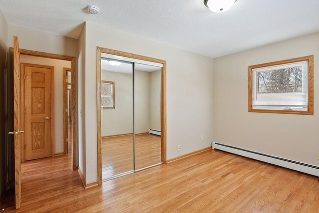 Building Photo - Updated 2 Bedroom with Hardwood Floors!