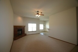 Building Photo - 3 Bed + Office - Private Master Suite - Mo...