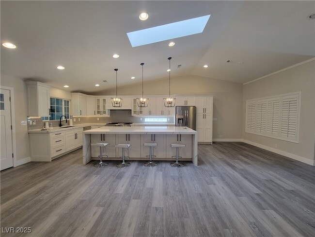 Building Photo - 5836 Corazon Dr