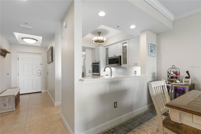 Building Photo - 102 Yacht Harbor Dr