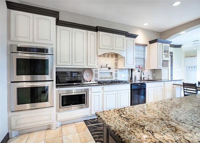 Building Photo - 25207 Springwood Lake Dr