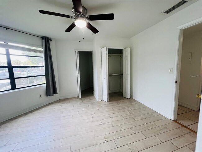 Building Photo - 3941 Atrium Dr