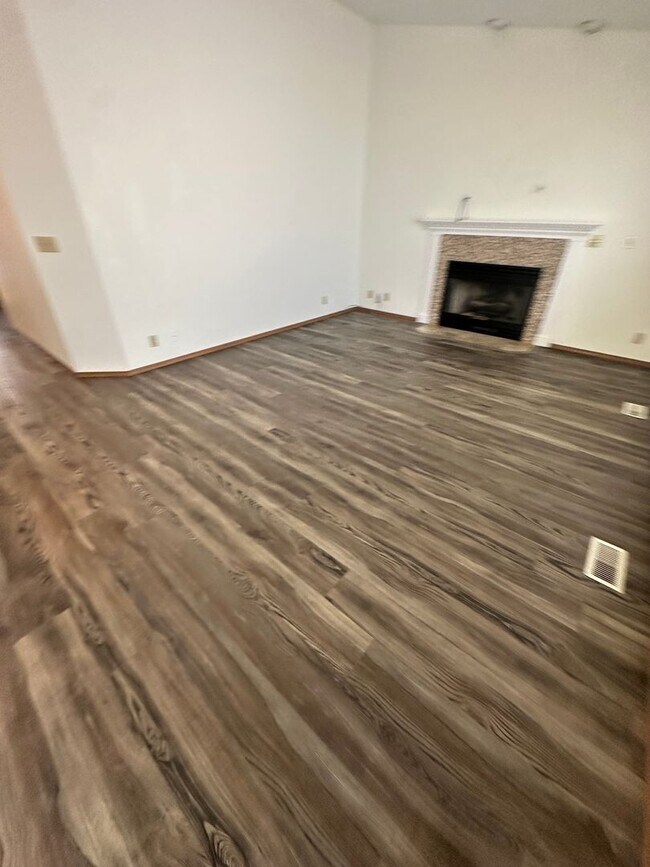 Building Photo - Tranquil & delightful 3-bedroom, 2-bathroo...