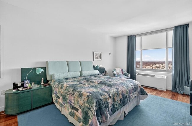 Building Photo - 10 City Pl