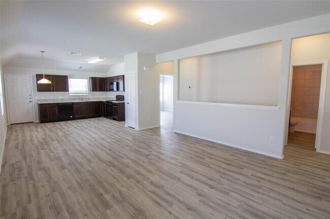 Building Photo - 412 Brushback Dr