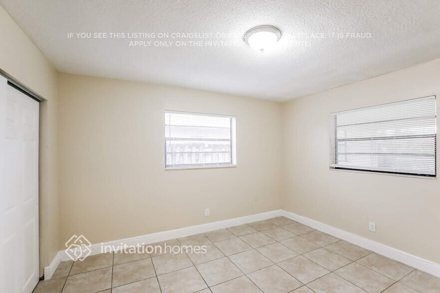 Building Photo - 6700 NW 22nd Ct