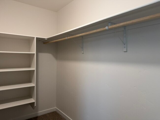 Building Photo - 10113 Longtail Dr