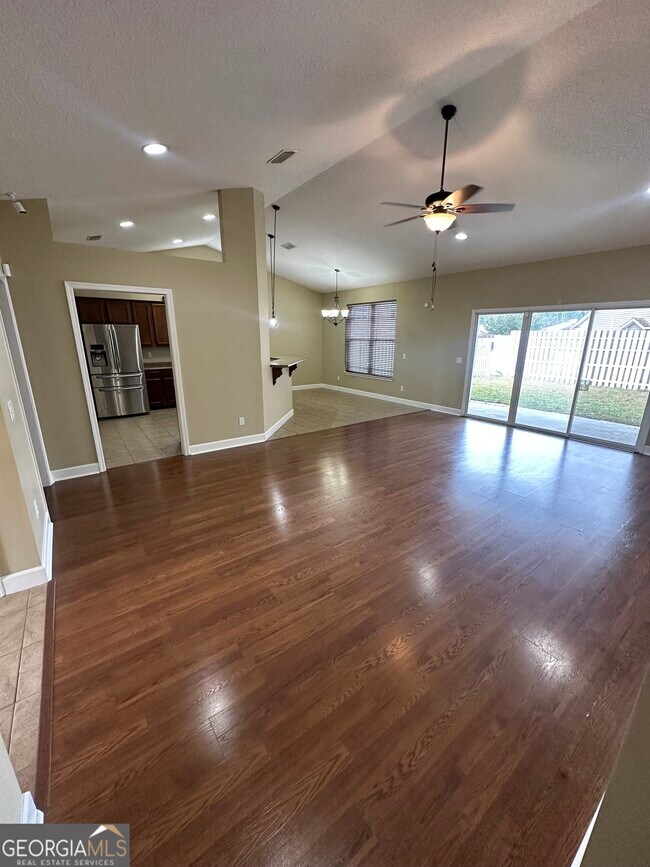 Building Photo - 101 Waters Edge Dr