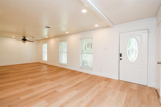 Building Photo - 4947 Cheena Dr