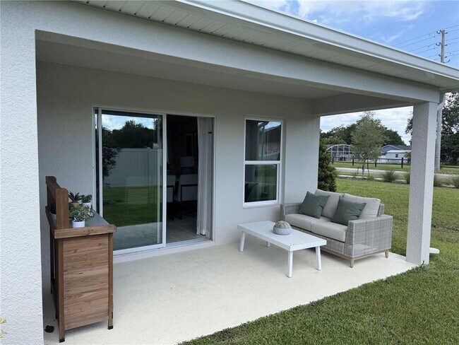 Building Photo - 2602 Lola Ln