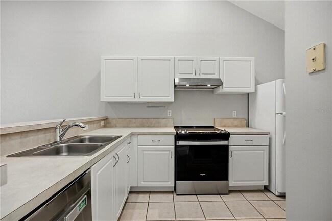 Building Photo - 13200 W Newberry Rd