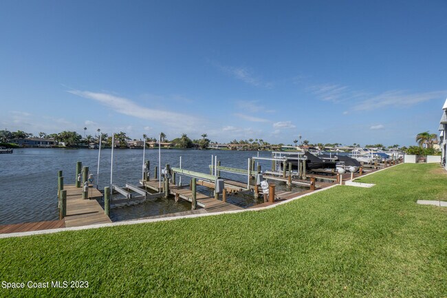 Building Photo - 205 S Banana River Blvd