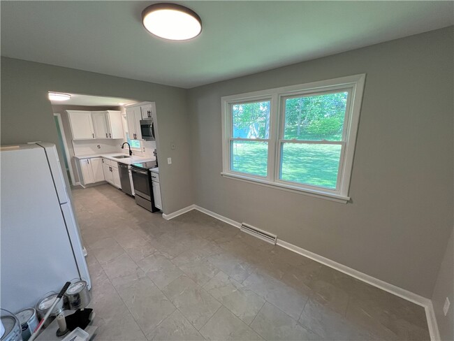 Building Photo - 120 Sunnyside Dr
