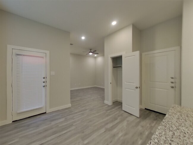 Building Photo - 22843 Terrazzo Dr