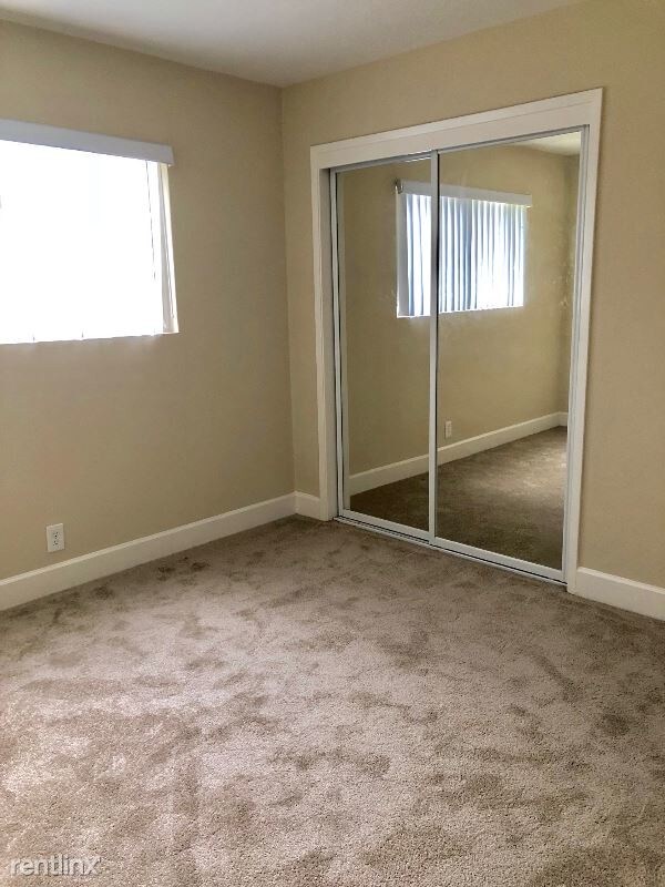 Building Photo - 953 Helen Ave