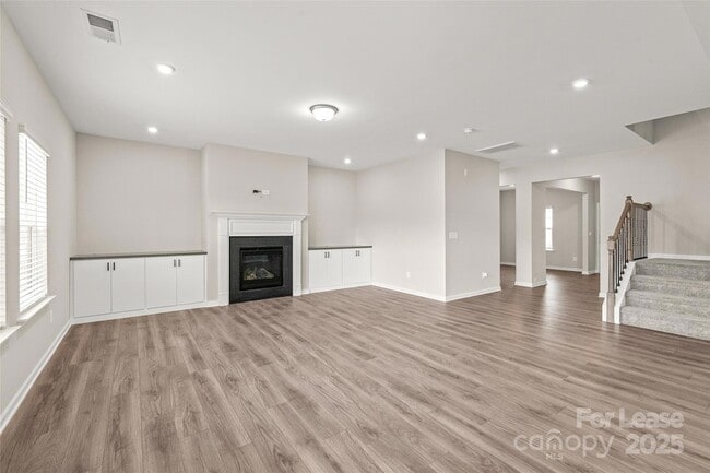 Building Photo - 5613 Amelia Ln