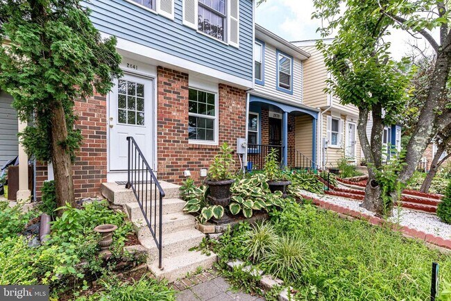 Building Photo - 2841 Shepperton Terrace