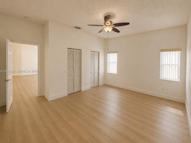 Building Photo - 837 Tanglewood Cir