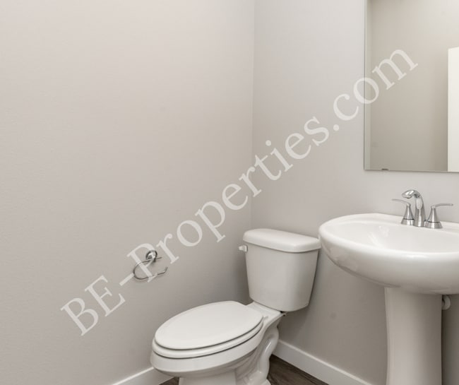 Building Photo - Lovely 4 bedroom 2.5 bathroom Tehaleh Home