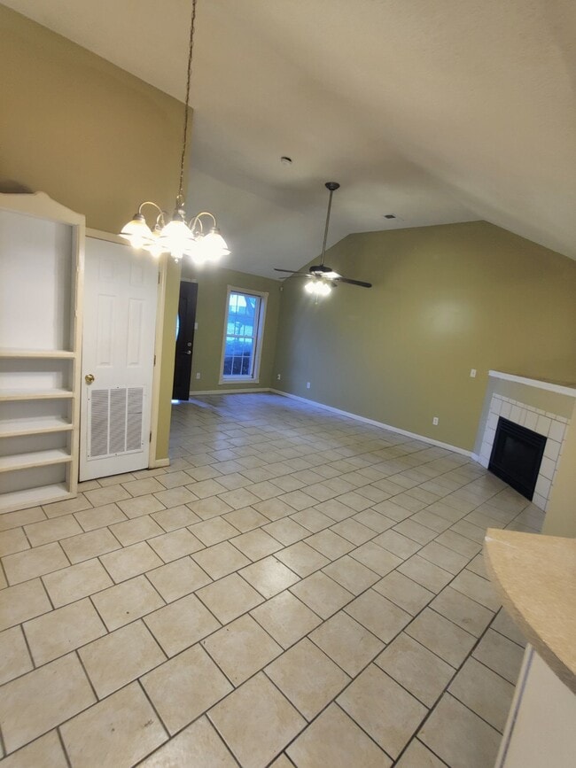 Building Photo - 105 Gym Cir