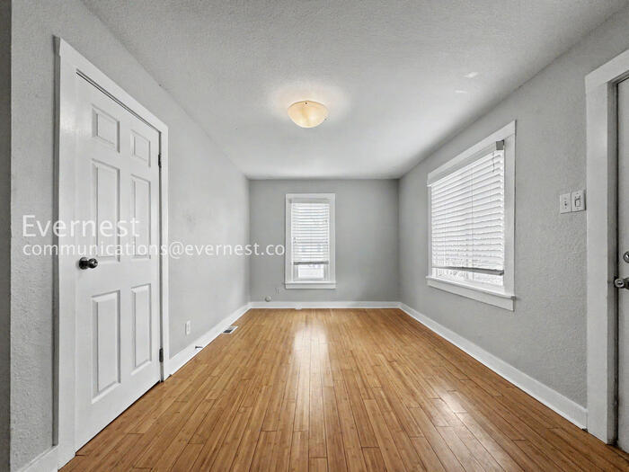 Building Photo - 4301 S Lincoln St