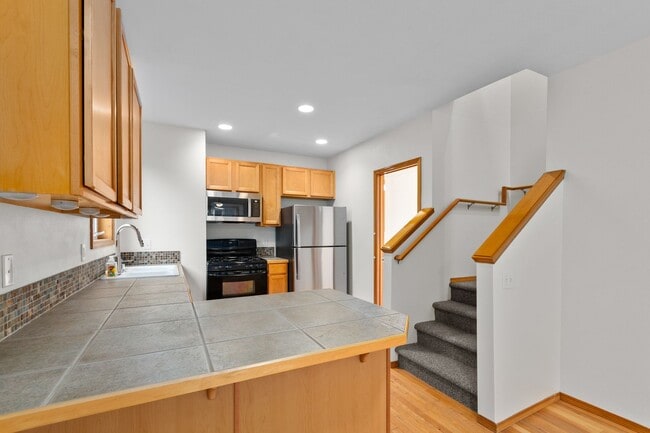 Building Photo - 3bd/2.5ba Seattle House
