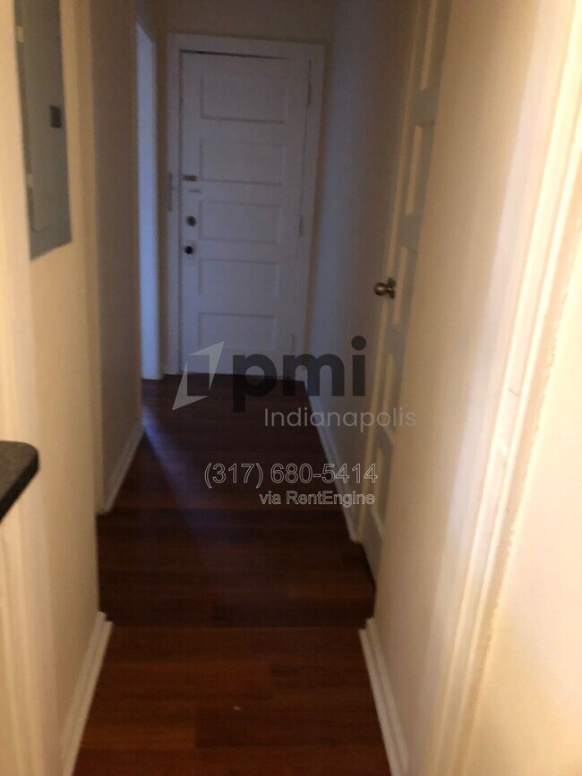 Building Photo - 402 N Delaware St