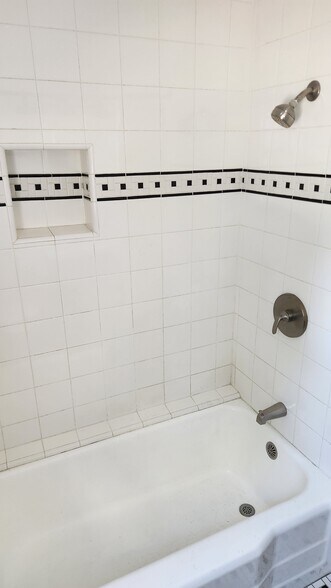 BATHROOM SHOWER - 10641 Whipple St
