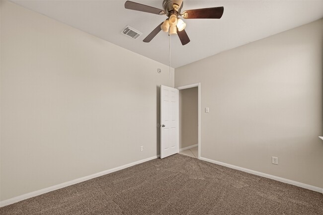 Building Photo - 1918 Riane Ln