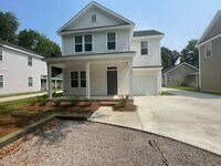 Building Photo - Student Friendly 3 Bedroom Single Family Home