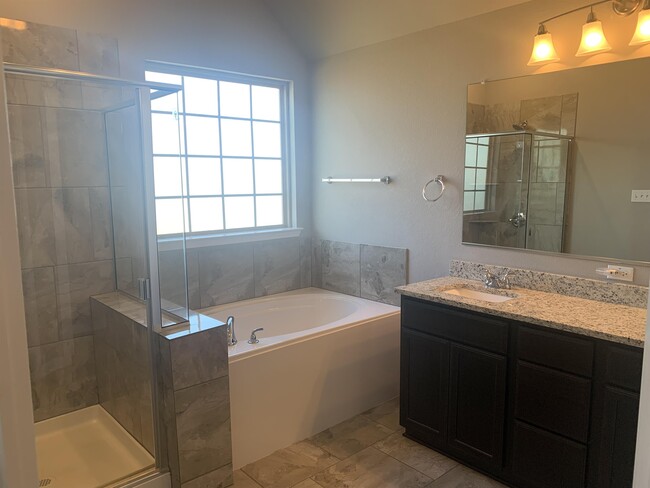 Building Photo - 8302 Pleasant Trail Dr
