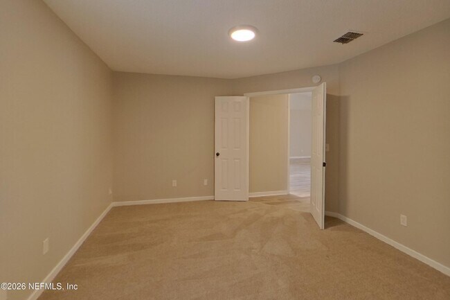 Building Photo - 12124 Roundham Ln N