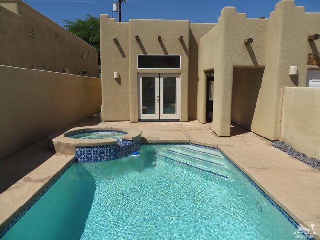 Building Photo - 53585 Avenida Velasco