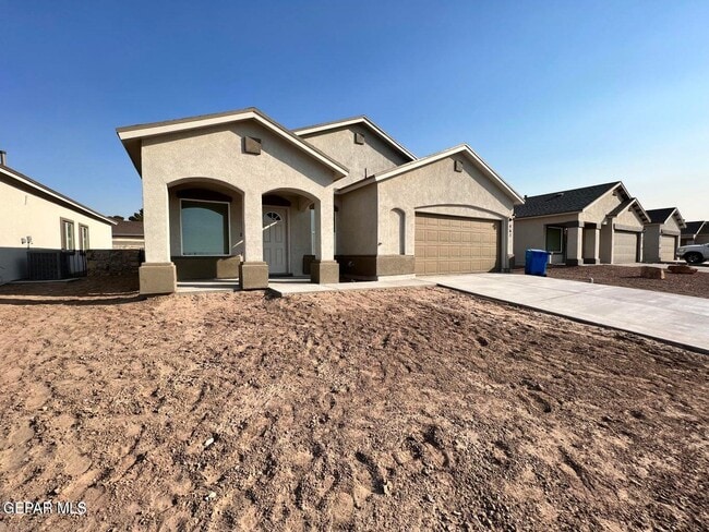 Building Photo - 461 Villa Ysleta