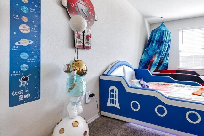 Building Photo - Move in Ready and FULLY FURNISHED 3 BD/2 BA located Far West San Antonio!