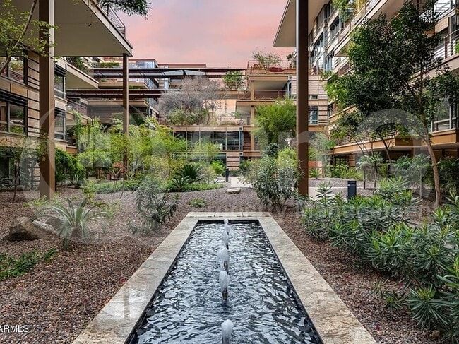 Building Photo - 7157 E Rancho Vista Dr