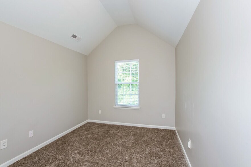 Building Photo - 7443 Hidden Creek Dr