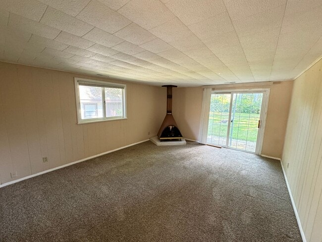 Building Photo - Charming 2-Bedroom, 1-Bathroom Home – $1,195/Month | 1,068 Sq. Ft.