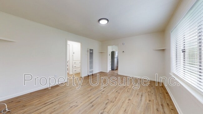 Building Photo - 20028 Loop St