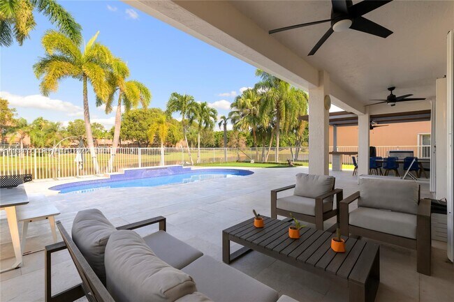 Building Photo - 1176 Cedar Falls Dr