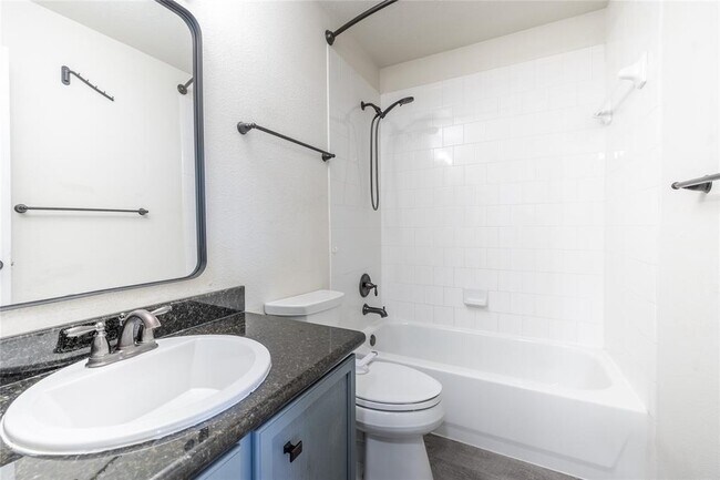 Building Photo - 17611 S Summit Canyon Dr